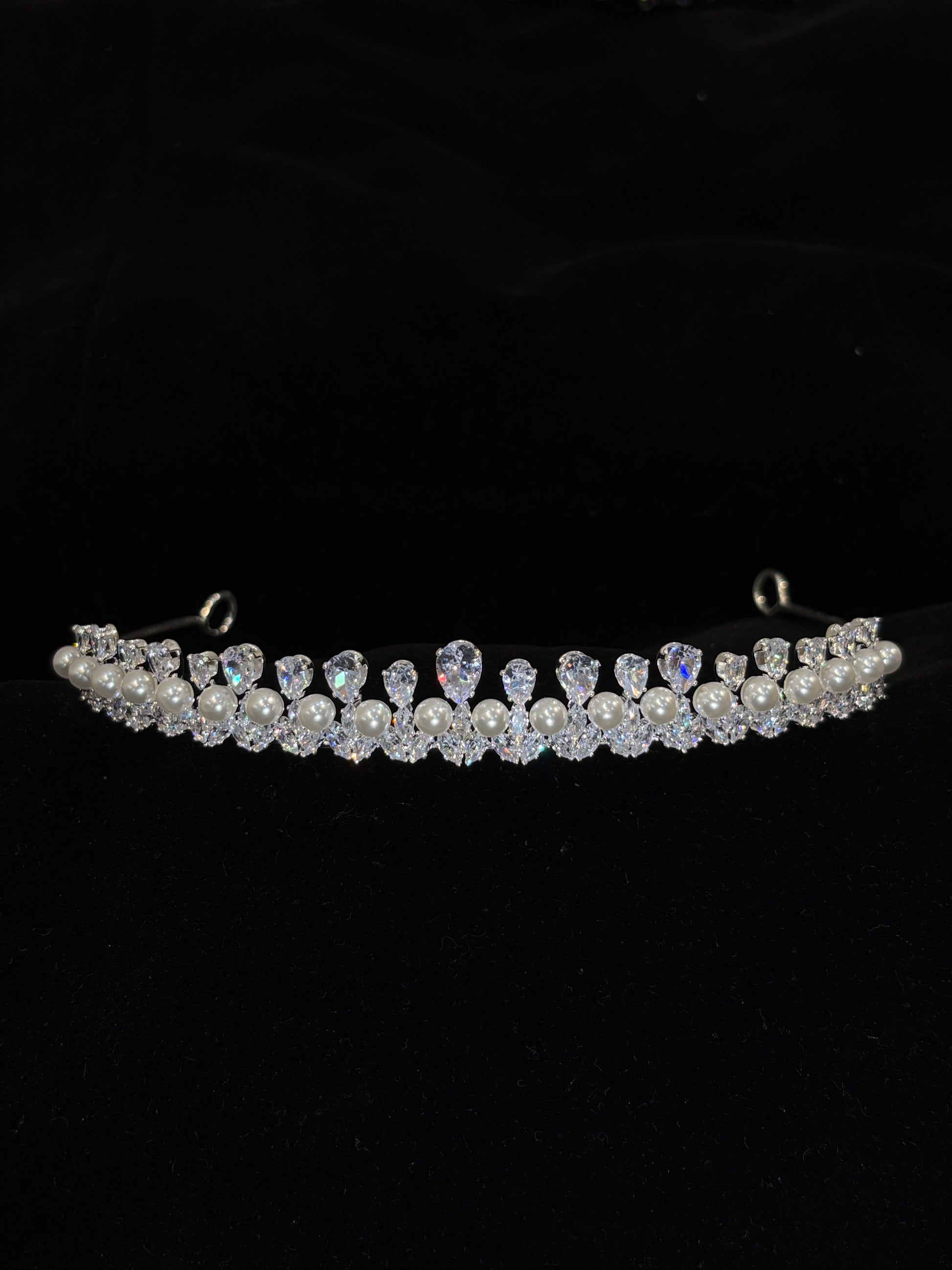 Pearl and Crystal Bridal Headpiece | Elegant Rhinestone Wedding Headband for Women | Classic Silver Pearl Tiara Crown |Sparkling Crystal & Pearl Wedding Headband | Delicate Bridal Hair Crown for Brides | Zircon-Embellished