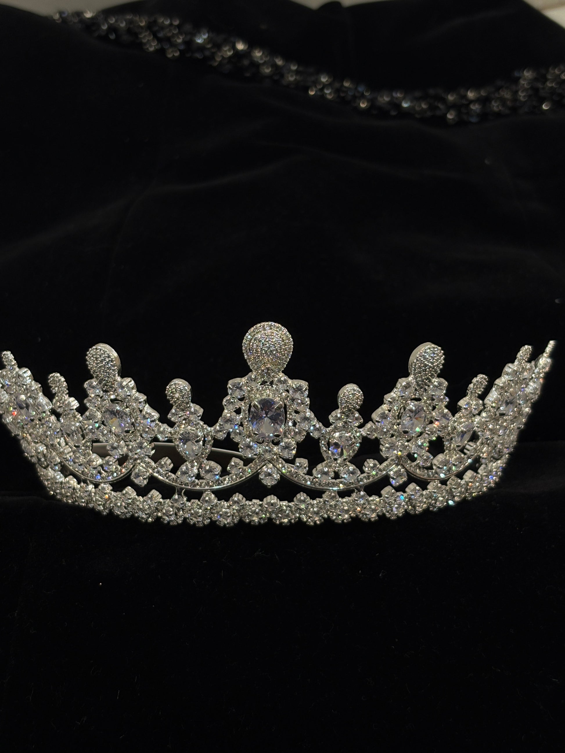 Rhinestone Crystal Wedding Crown | Royal Queen Wedding Crown for Women | Elegant Pageant Wedding Headpiece | Sparkling Silver Wedding Crown | Statement Bridal Wedding Accessory | Princess Prom Wedding Crown| Zircon-Embellished