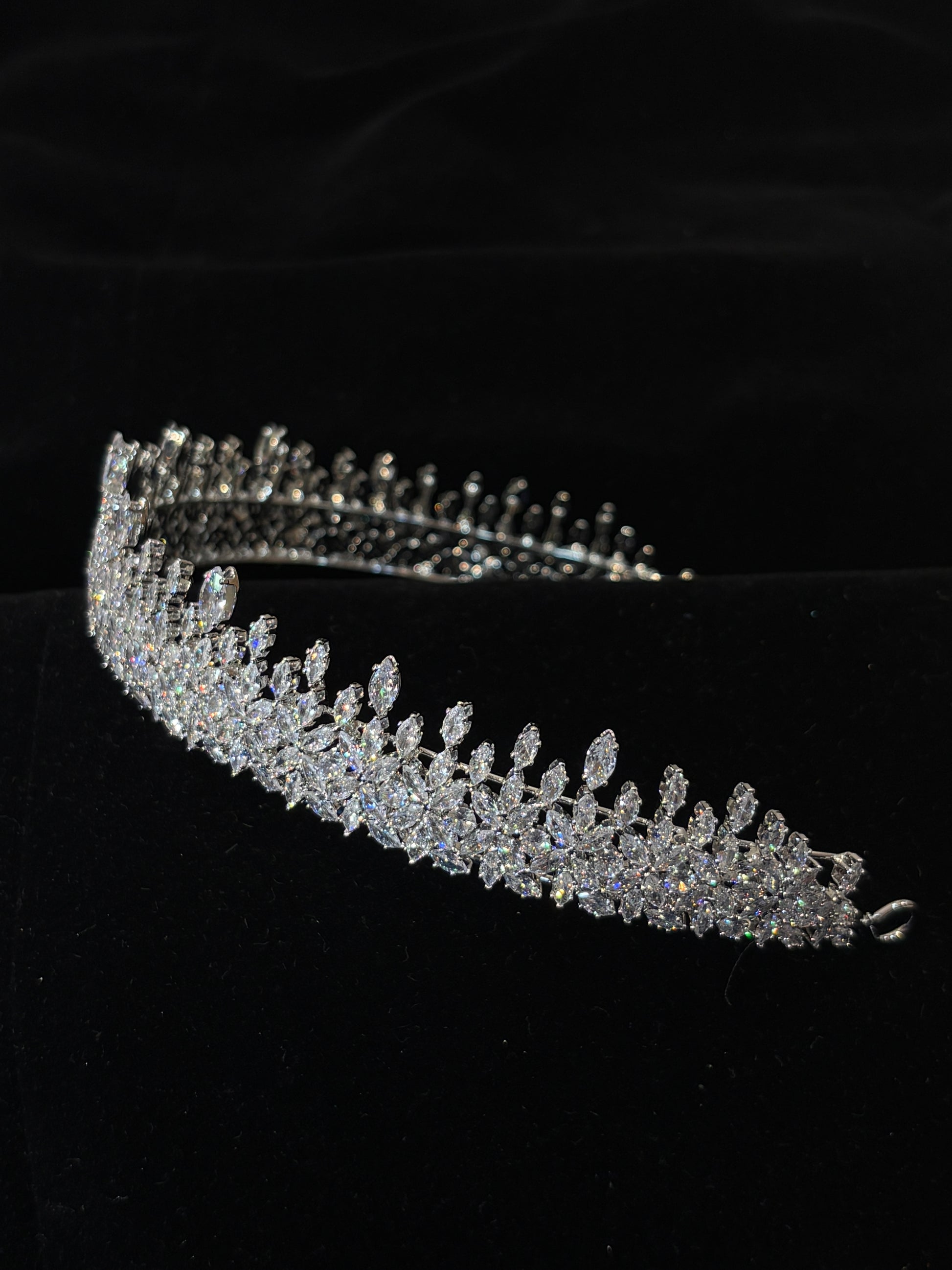 Layered Crystal Leaf Bridal Crown | Elegant Silver Wedding Headpiece | Sparkling Rhinestone Tiara for Women | Lightweight Vine-Inspired Hair Accessory | Bridal Hairband | Zircon-Embellished