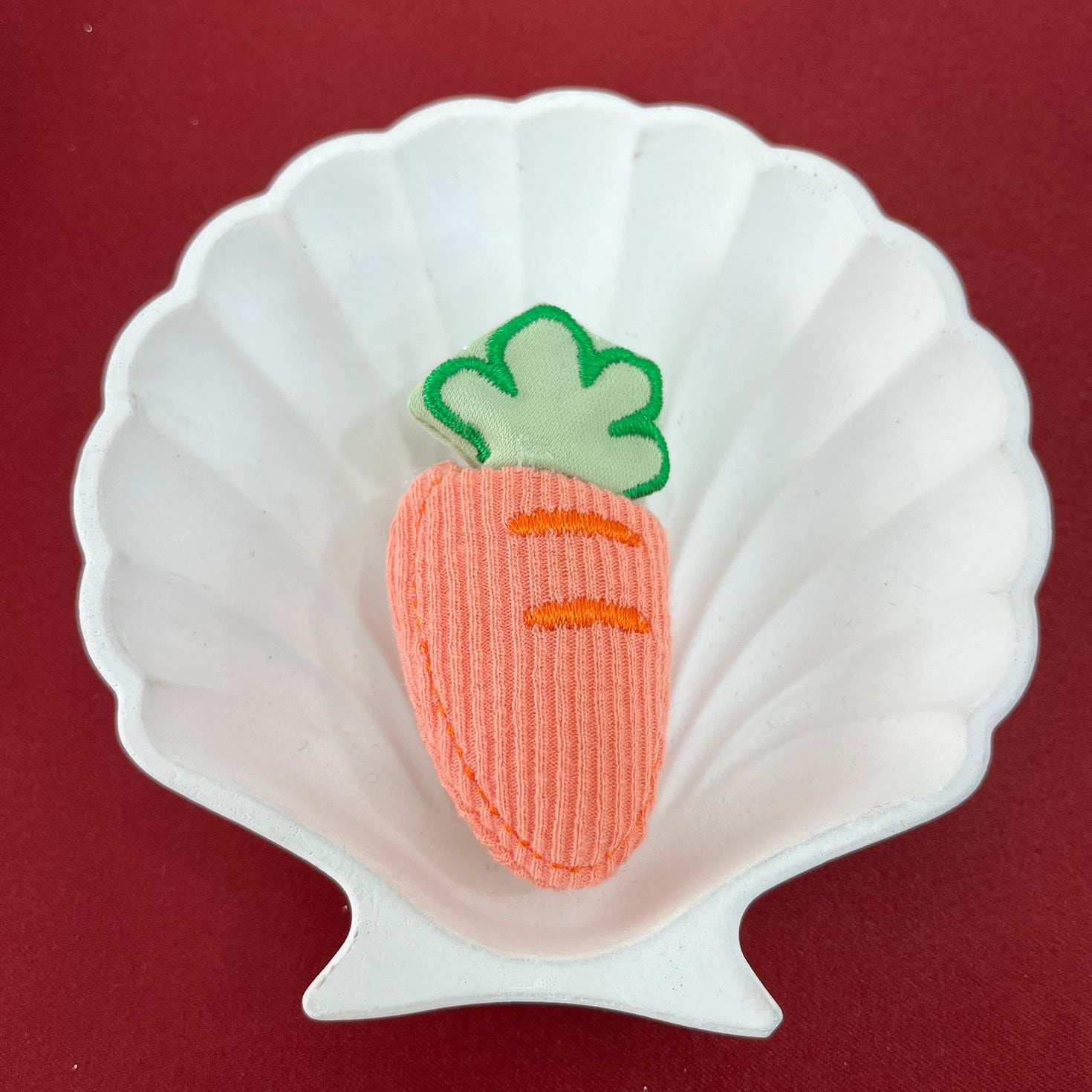 Corduroy Carrot Plush Patch | Soft Fabric Carrot Embellishment for Crafts & Décor | Embroidered Orange Carrot Applique | Cute Vegetable Theme for DIY Projects & Sewing