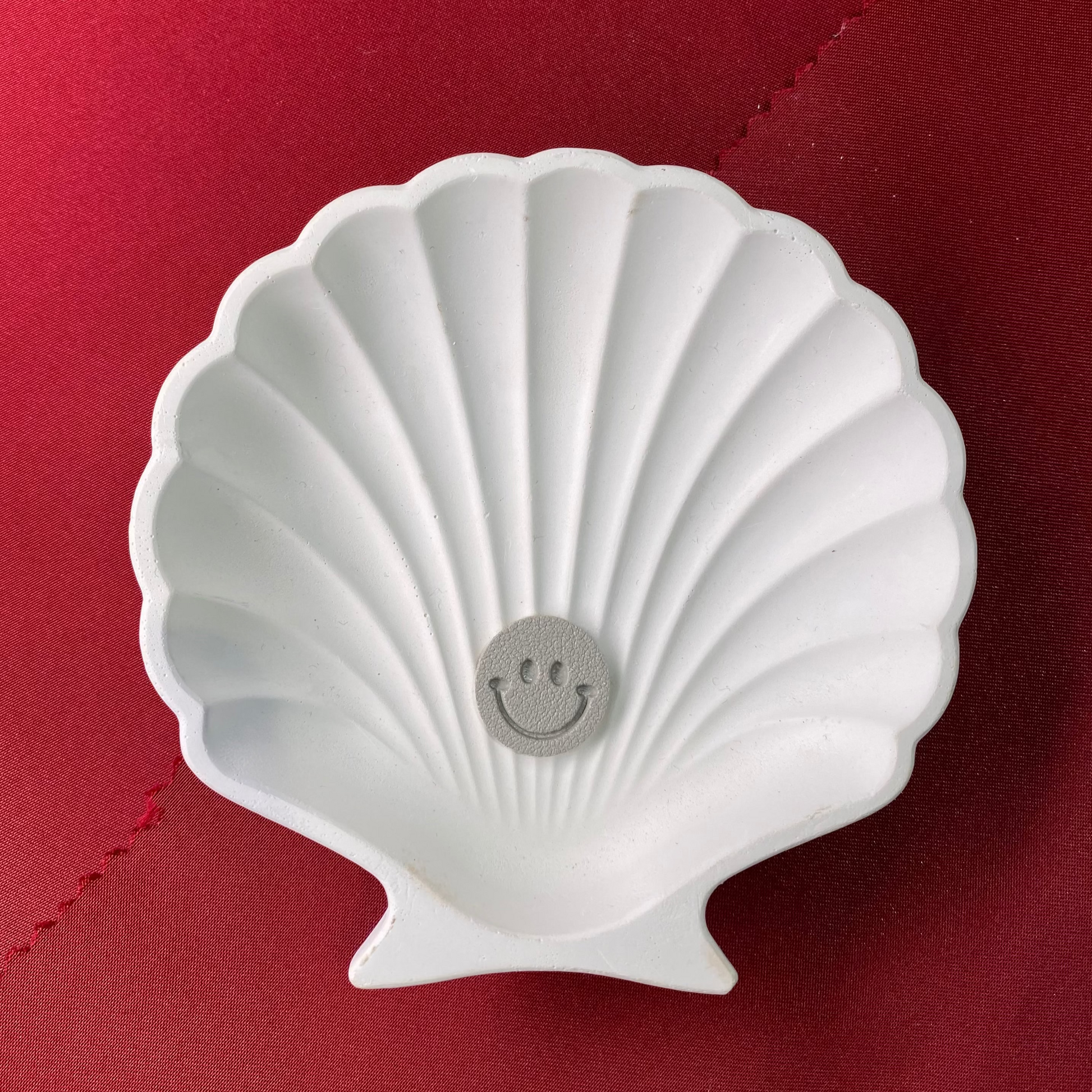 Grey smiley | patch | grey| fun and cute | aesthetic | smile| craved smile| Non-Ironable | Glue/Sew On