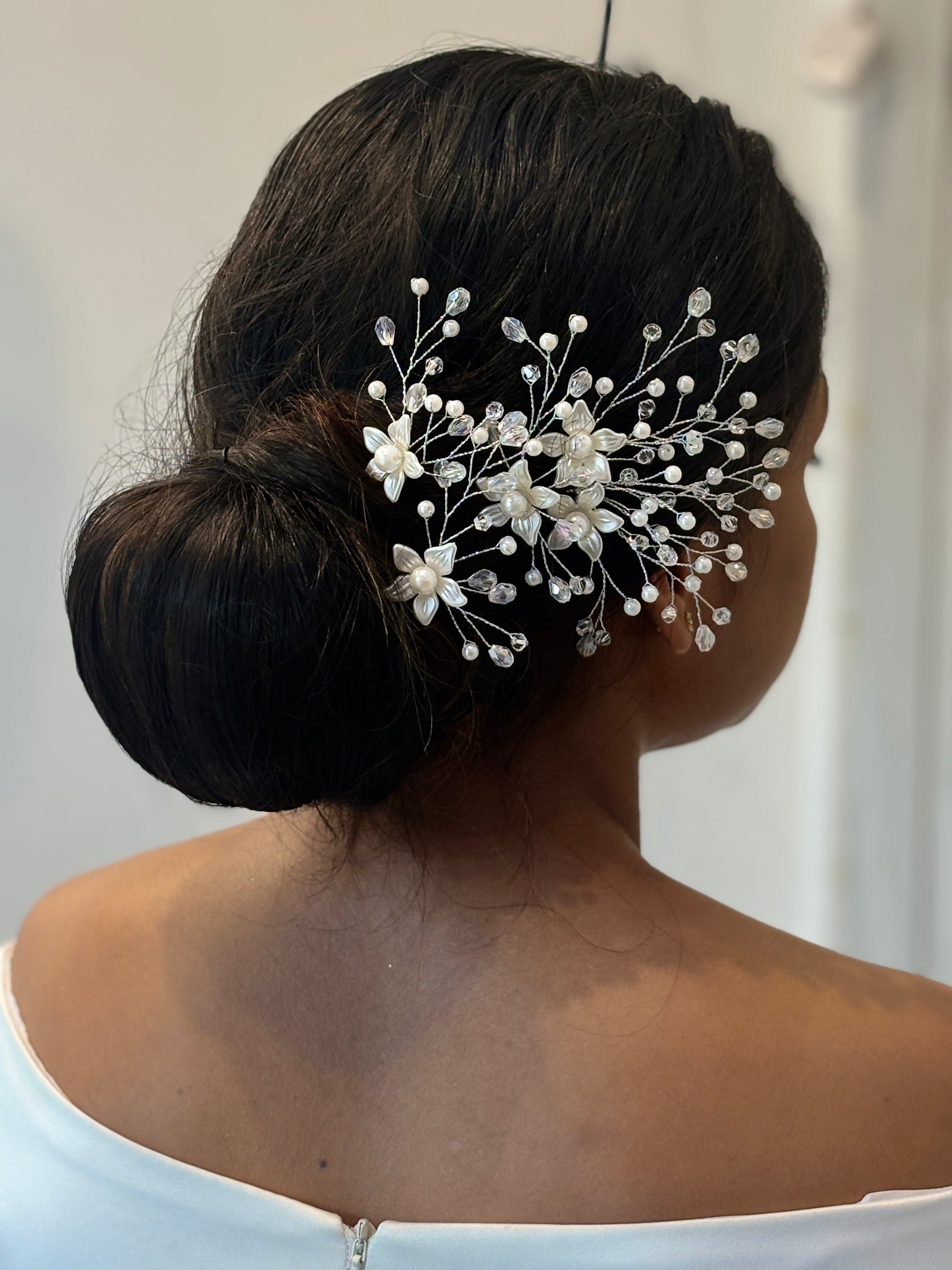 Delicate Pearl & Crystal Floral Hair Vine | Romantic Bridal Updo Accent | Wedding Hair Accessory | Elegant Hair Decoration for Brides