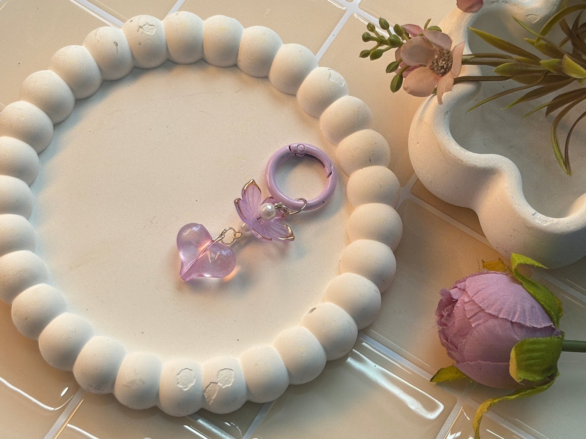 Purple Flower & Heart Charm Keychain | Cute Kawaii Floral Acrylic Key Ring | Pastel Aesthetic Bag Accessory | Soft Girl Keychain Gift for Her