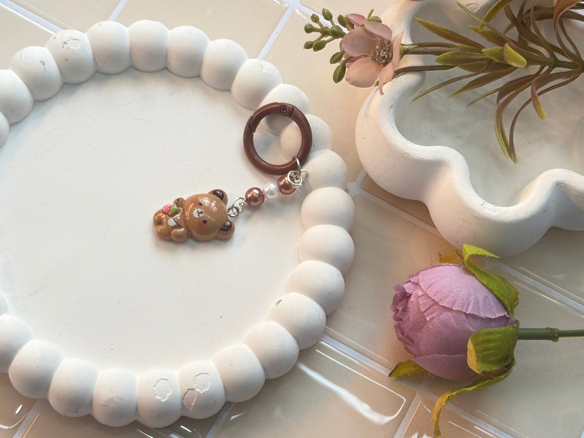 Strawberry Bear & Pink Pearl Bead Keychain | Cute Dessert-Themed Acrylic Charm | Kawaii Animal Bag Accessory | Sweet Girly Aesthetic Key Ring Gift