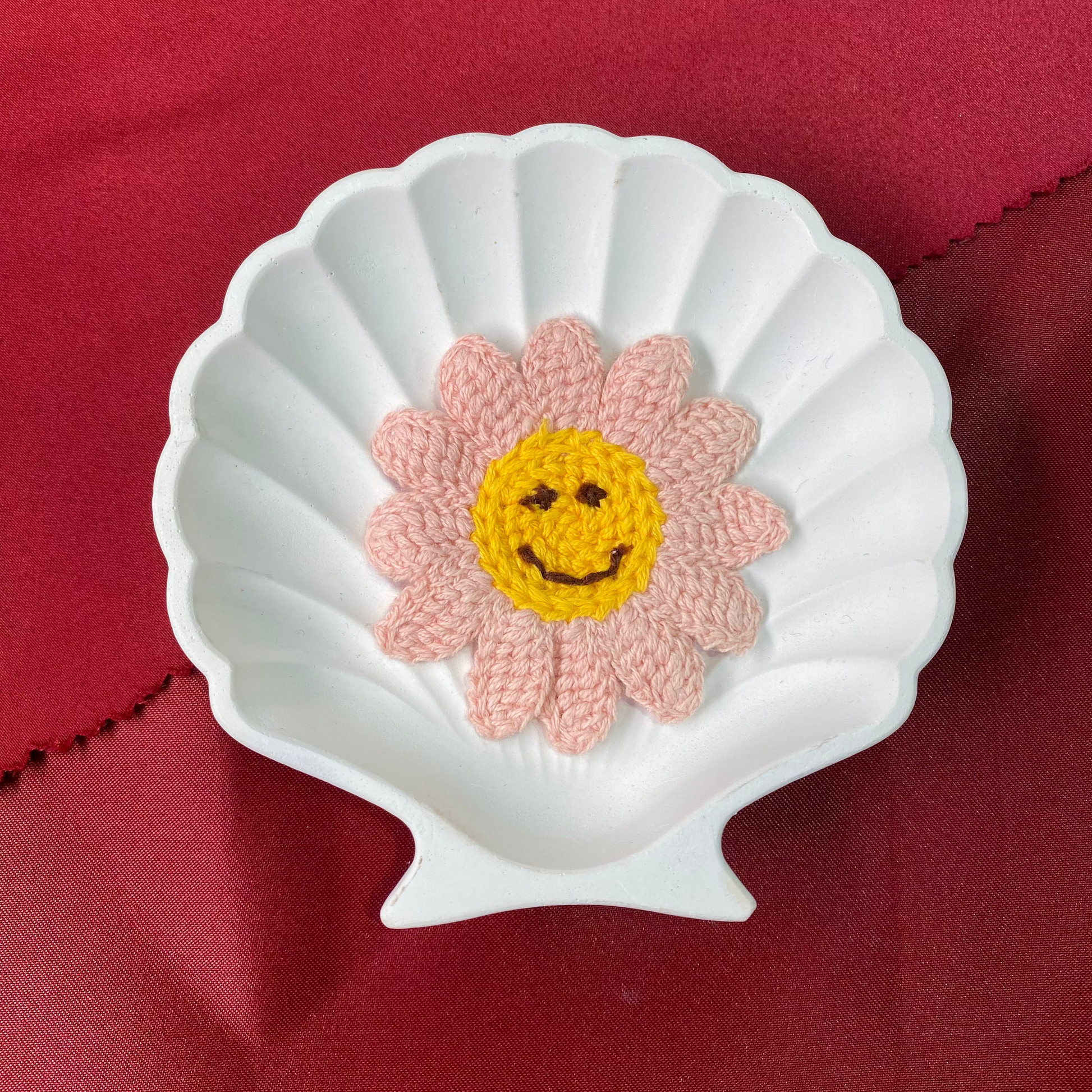 Smiley Flower Crochet Patch | Cute and aesthetic| patch| flower | pink flower | pink and yellow| Non-Ironable | Glue/Sew On