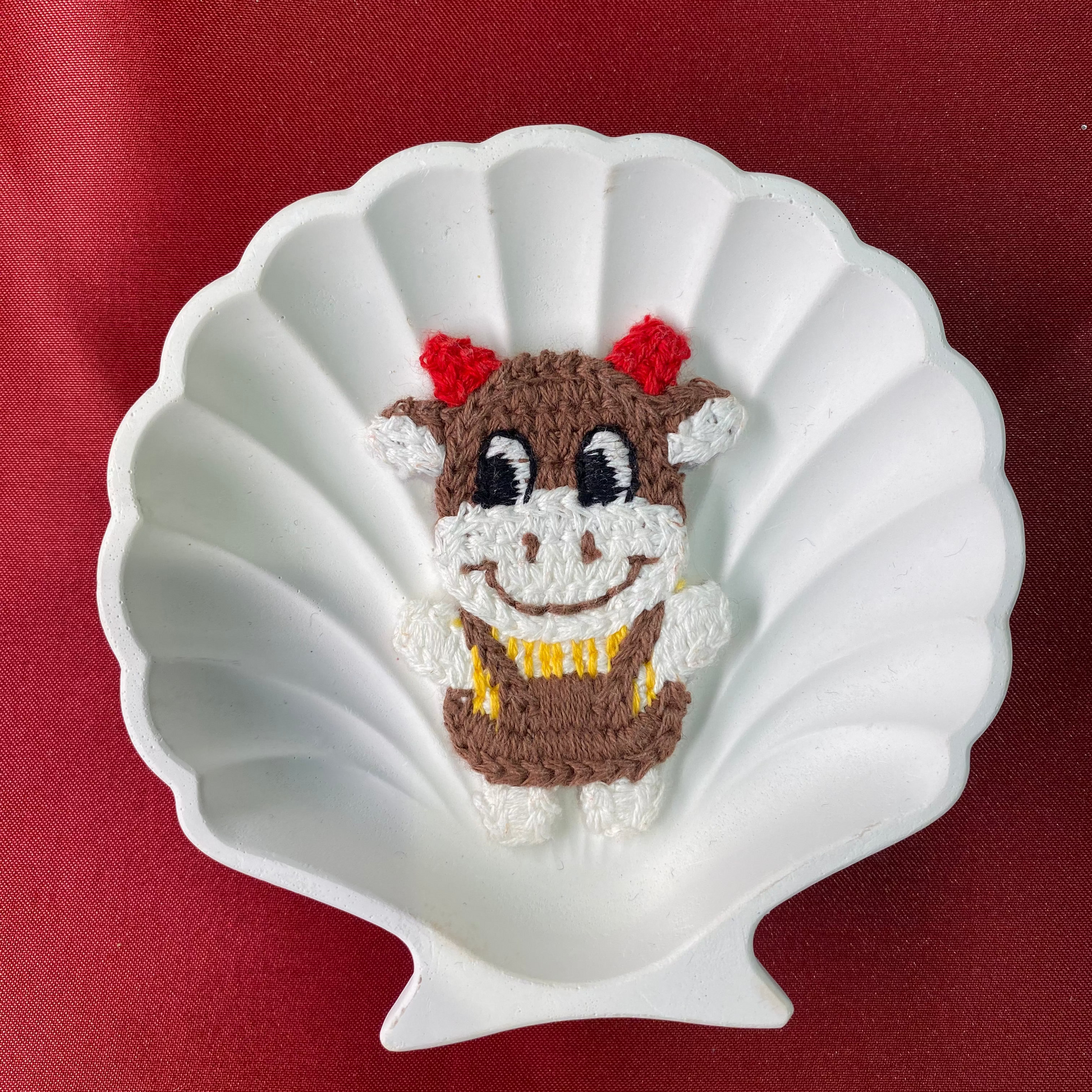 Moo patch |cute and aesthetic|cute cow | countryside| brown - white- red-yellow| smiley cow | patches| Non-Ironable | Glue/Sew On