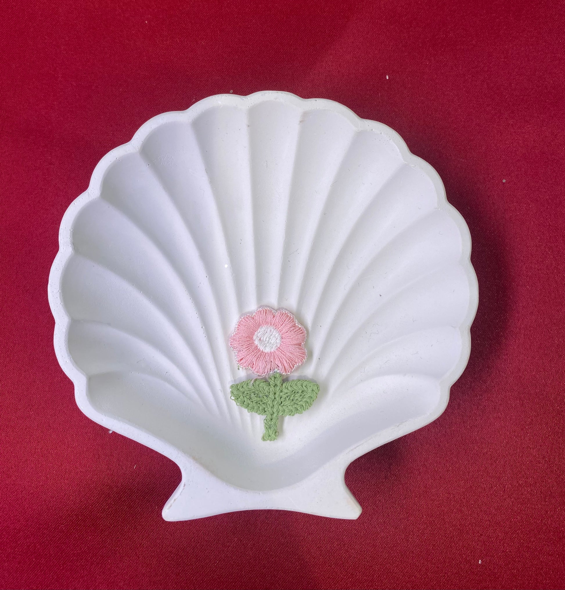 Cute flower| cute and aesthetic | flower | pink | pink flower | crocheted | pink and white | patches| Non-Ironable | Glue/Sew On