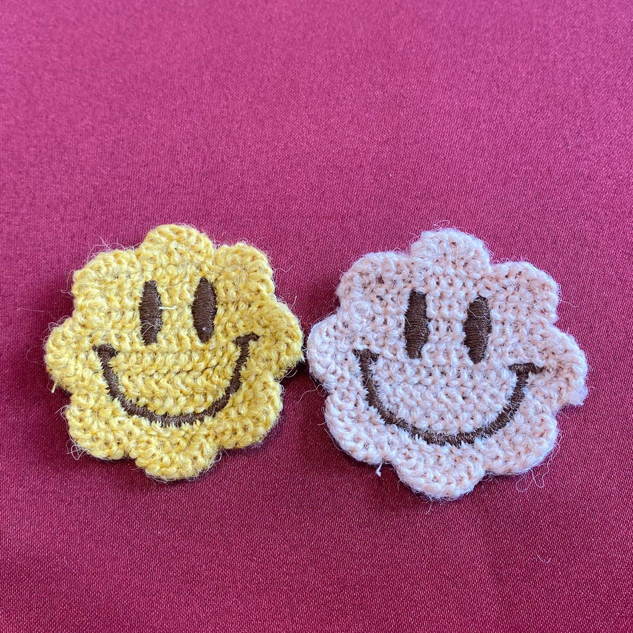 smiley bees | patches| smile face| pink and yellow | cute and aesthetic | crocheted patches | Non-Ironable | Glue/Sew On