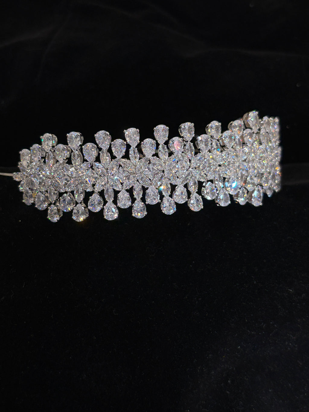 Bold Rhinestone Wedding Crown | Full Crystal Bridal Wedding Crown for Women | Statement Sparkle Prom Wedding Crown | Glamorous Pageant Wedding Headpiece | High-Shine Silver Wedding Hair Accessory| Zircon-Embellished