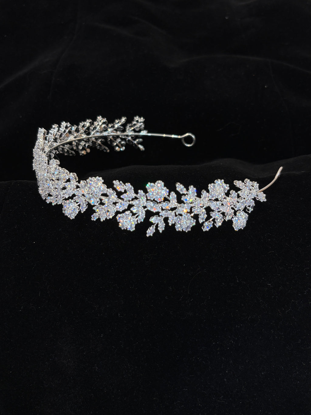 Floral Leaf Crystal Bridal Headband | Elegant Wedding Hair Accessory | Lightweight Silver Botanical Headpiece for Brides| Zircon-Embellished