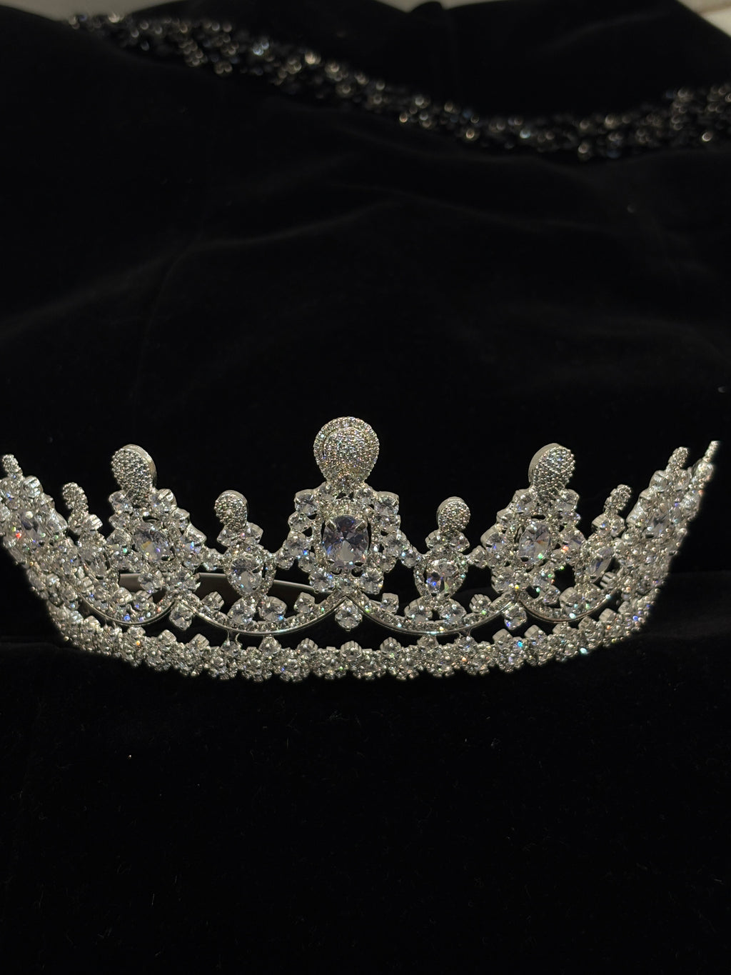 Rhinestone Crystal Wedding Crown | Royal Queen Wedding Crown for Women | Elegant Pageant Wedding Headpiece | Sparkling Silver Wedding Crown | Statement Bridal Wedding Accessory | Princess Prom Wedding Crown| Zircon-Embellished