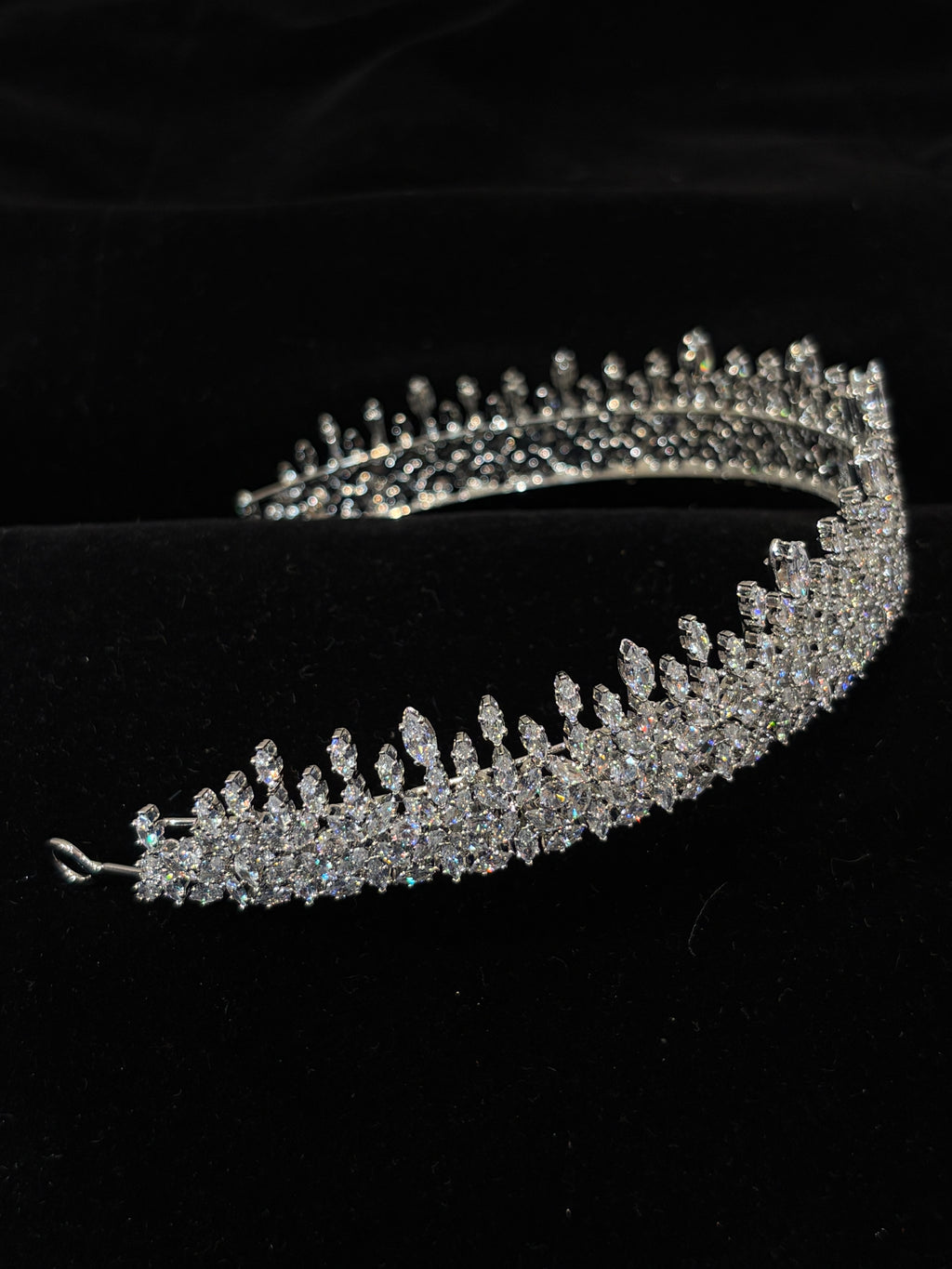 Layered Crystal Leaf Bridal Crown | Elegant Silver Wedding Headpiece | Sparkling Rhinestone Tiara for Women | Lightweight Vine-Inspired Hair Accessory | Bridal Hairband | Zircon-Embellished