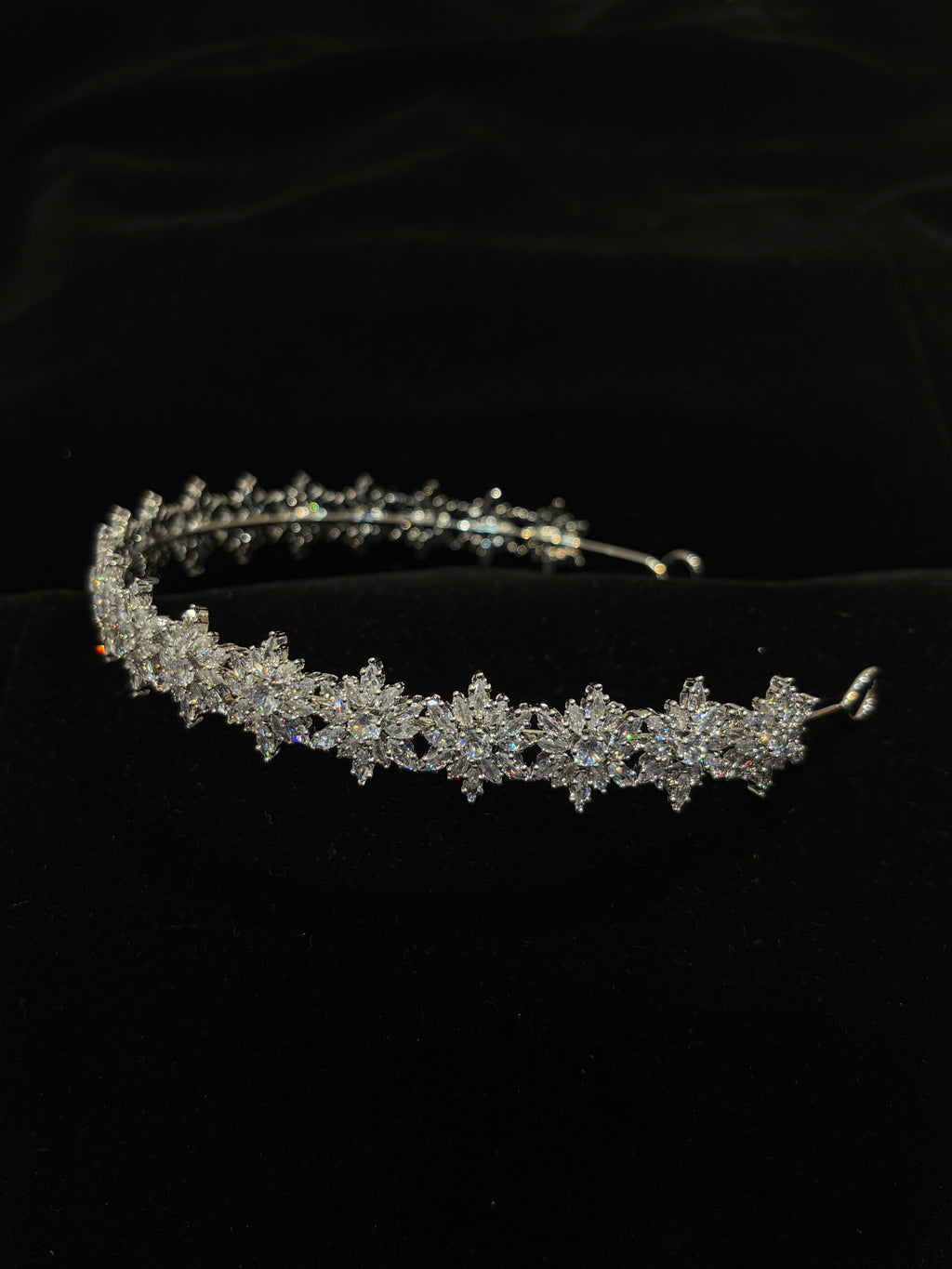 Snowflake Crystal Bridal Tiara | Winter Wedding Headband | Elegant Rhinestone Crown for Women | Delicate Sparkling Hairpiece | Silver Holiday Tiara | Zircon-Embellished