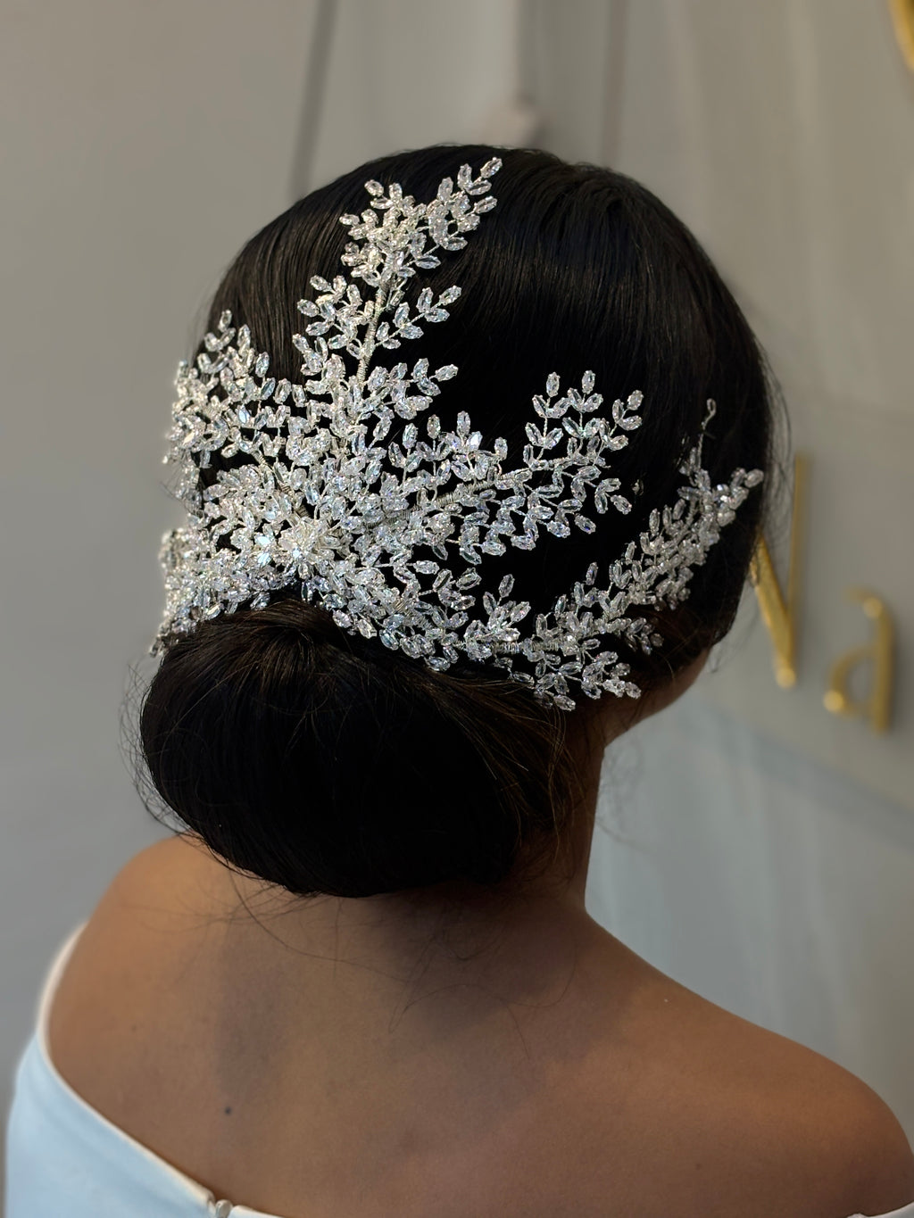 Bridal Hair Comb Accessory | Full Crystal Vine Hairpiece for Women | Wedding Hair Clip | Hair Vine for Bride | Bun and Updo Styling | Zircon-Embellished