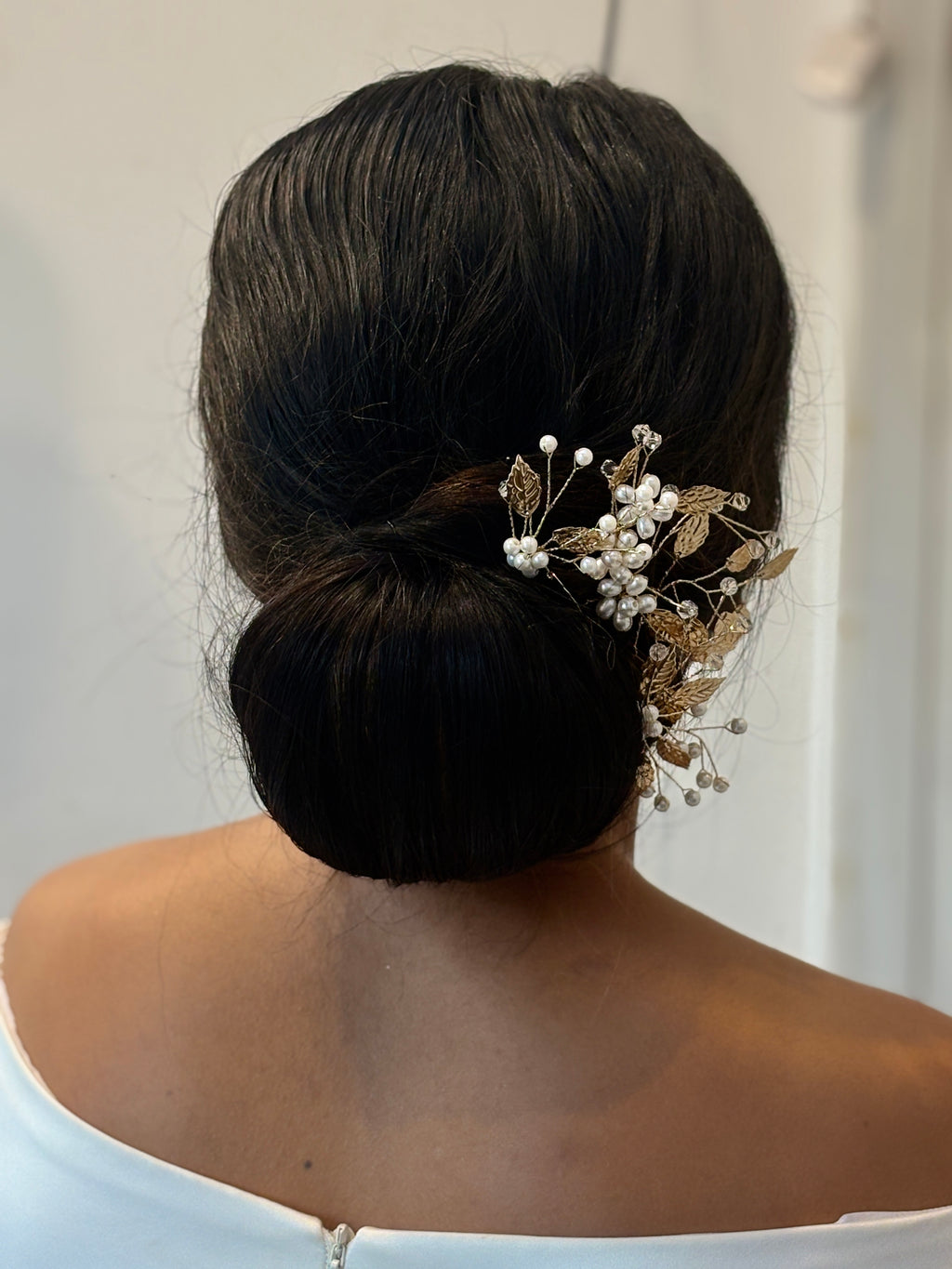 Luxurious Gold Leaf & Pearl Hair Pin | Stunning Wedding Accessory to Elevate Your Updo or Bun
