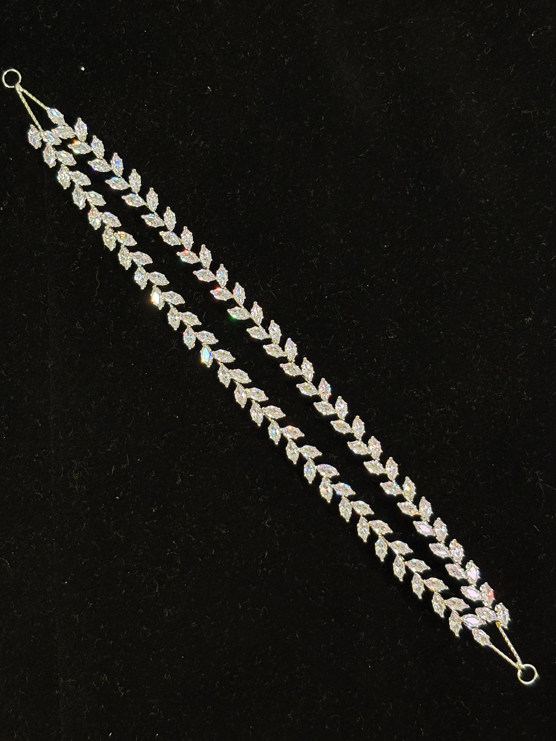 Classic Diamond Cascade Bridal Hair Band – Sparkly Crystal Wedding Headpiece | Sleek Hair Vine for Bun | Engagement Party Hair Jewellery | Elegant Statement Hair Accessory I zircon headpiece