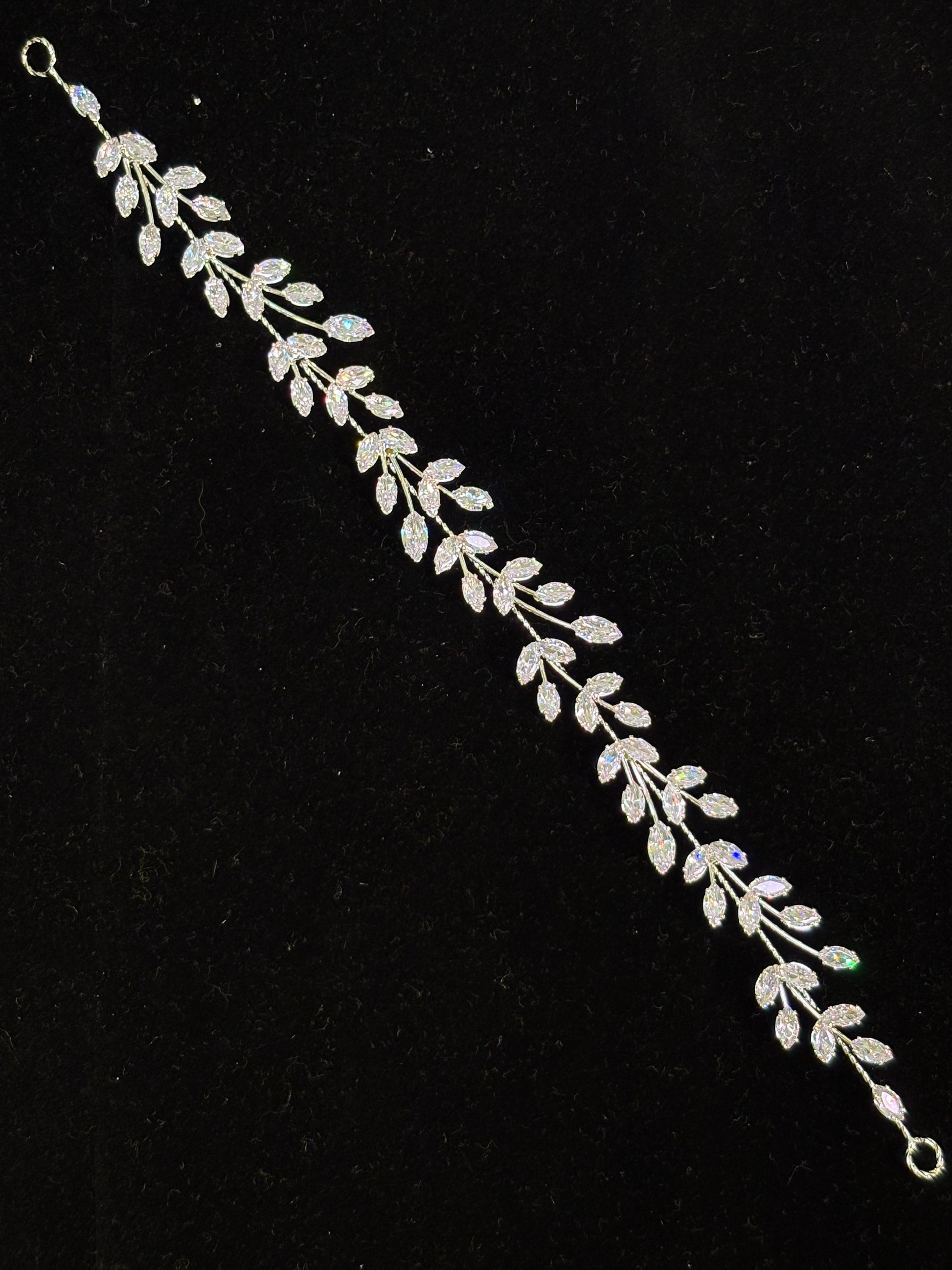 Misty Forest Leaf Hair Vine – Silver Leaf Bridal Headpiece | Nature-Inspired Wedding Hair Accessory | Boho Hairstyle Band | Minimal Crystal Vine for Brides and Bridesmaids I Zircon headpiece