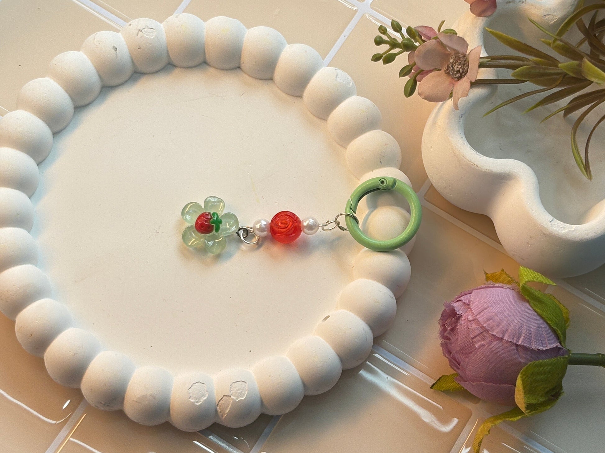 Green Flower & Red Rose Bead Keychain Charm | Cute Nature-Inspired Acrylic Key Ring | Cottagecore Aesthetic Bag Accessory | Floral Spring Keychain Gift