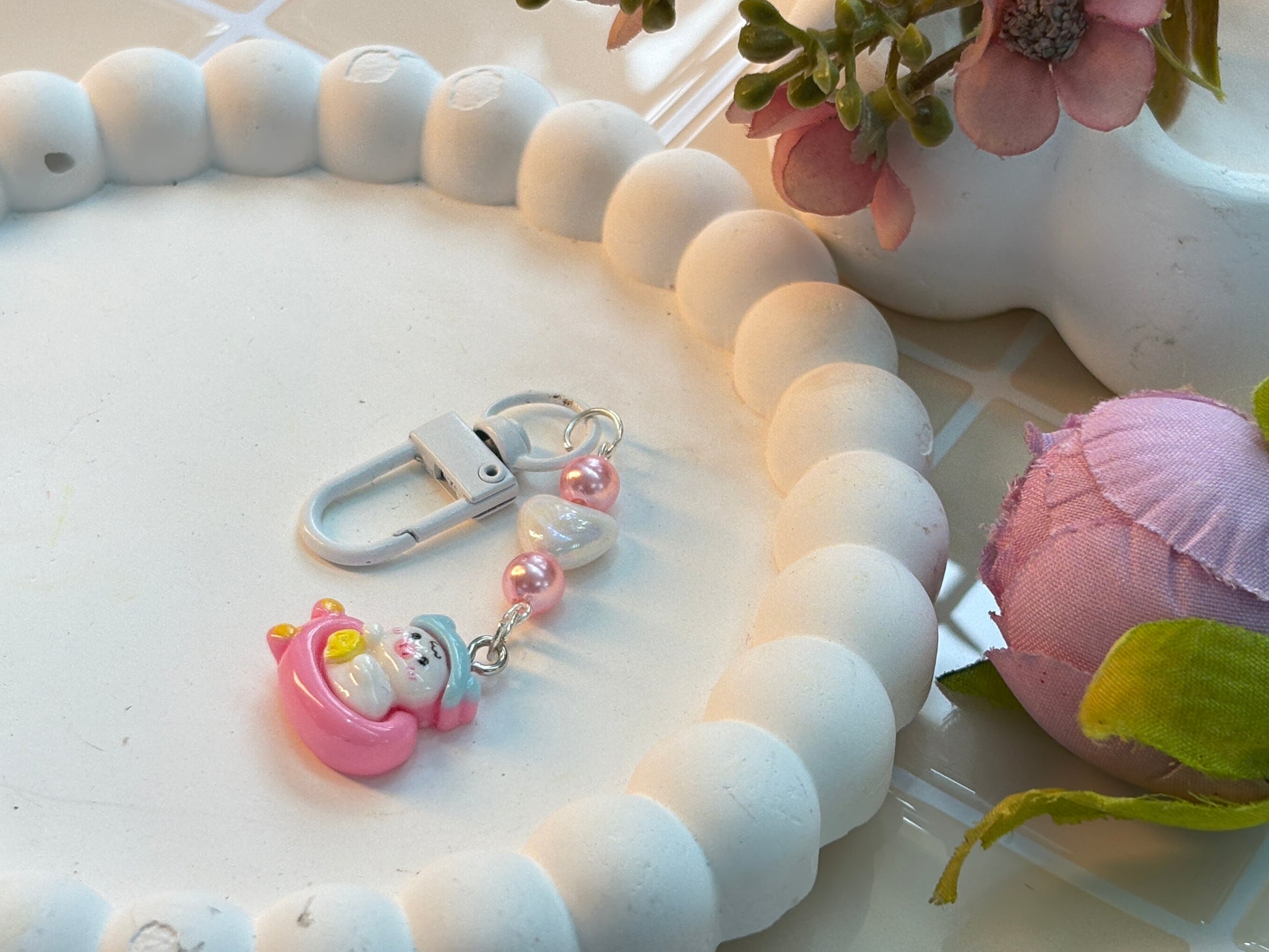 Lucky Cat Pink Charm | Kawaii Maneki Neko Phone Charm | Handmade Pastel Keychain with Pearls and Hearts