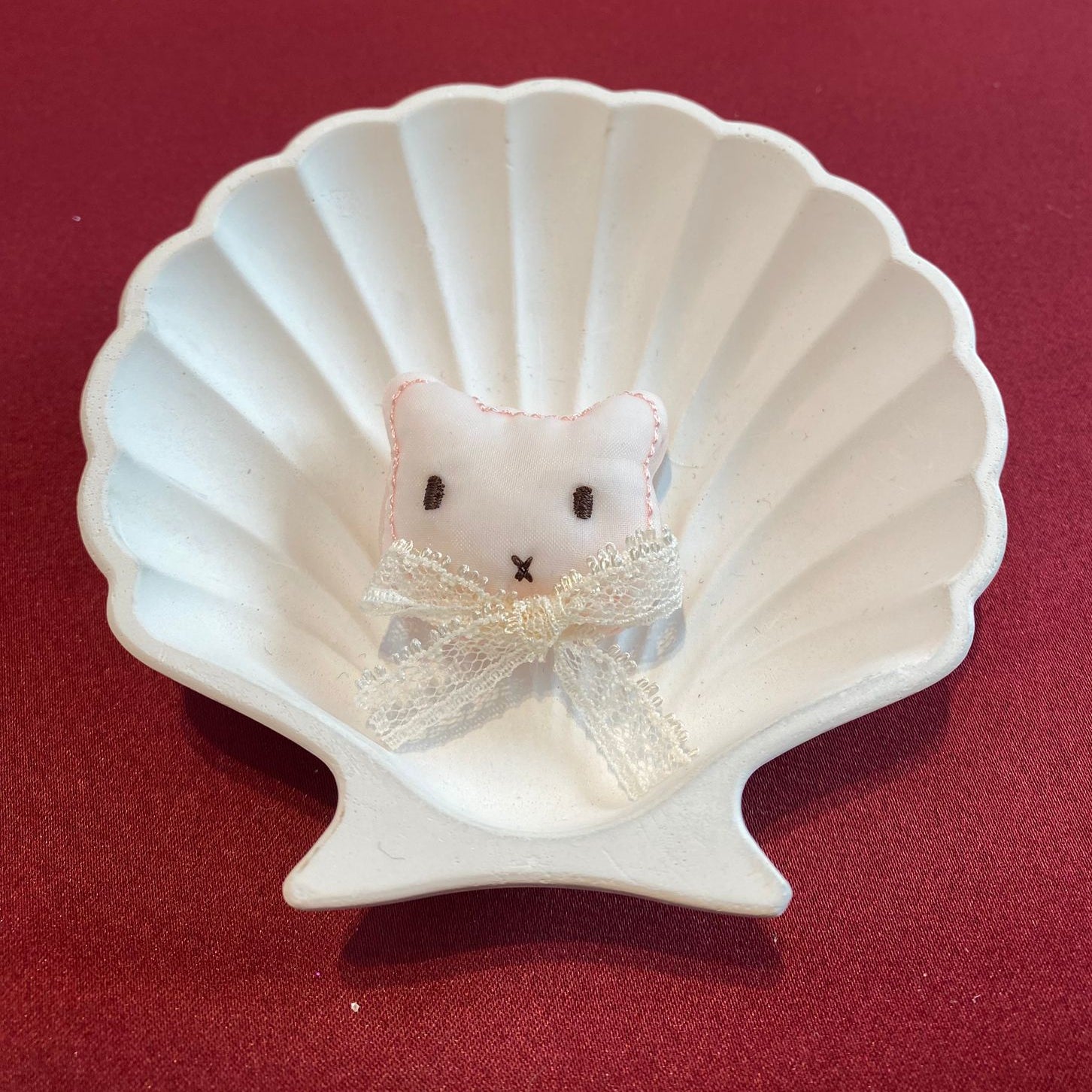 Plush Patch | soft bear face | kawaii style | lace ribbon | aesthetic embellishment