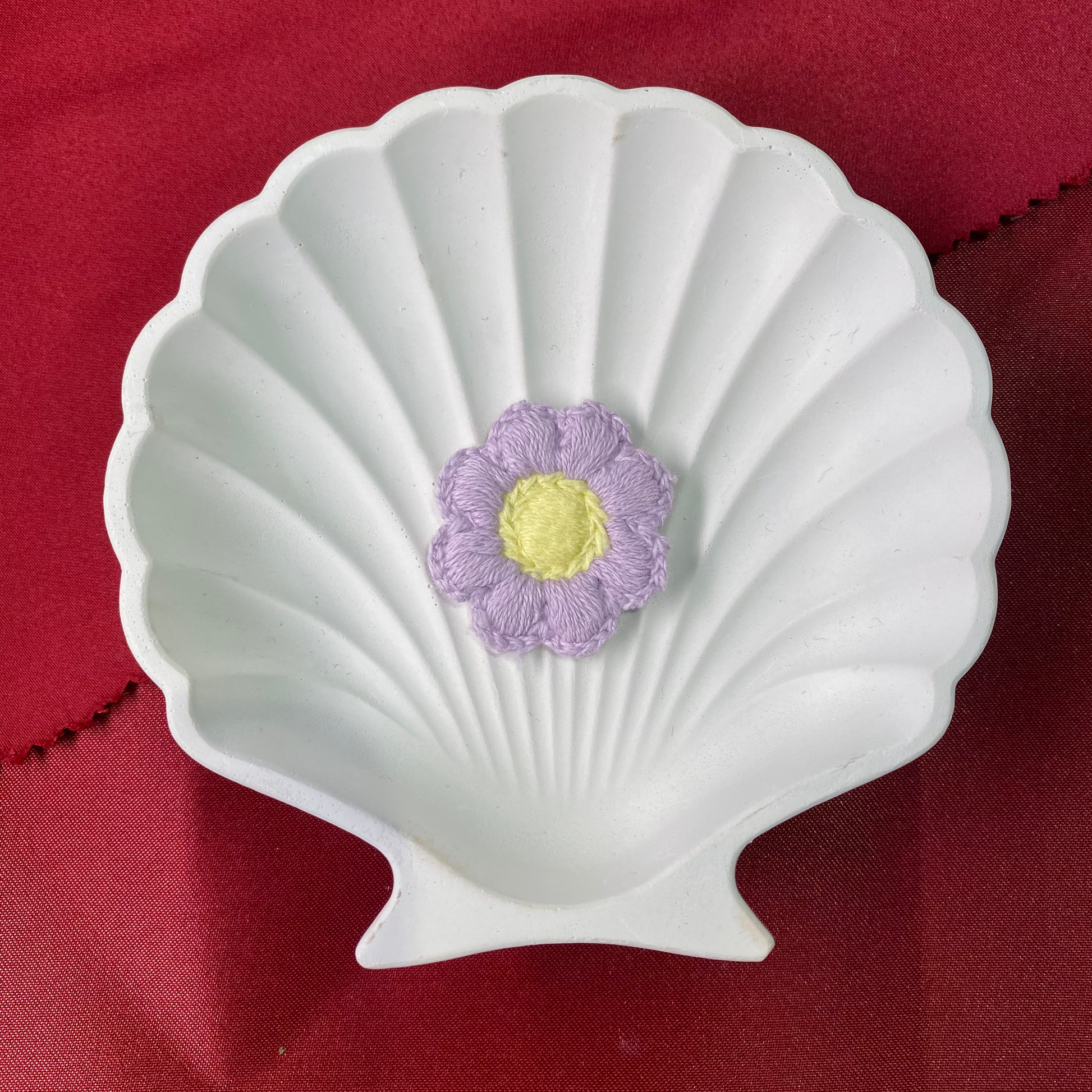 Violet Flower| cute and aesthetic | violet flower| yellow and violet| patches| Non-Ironable | Glue/Sew On