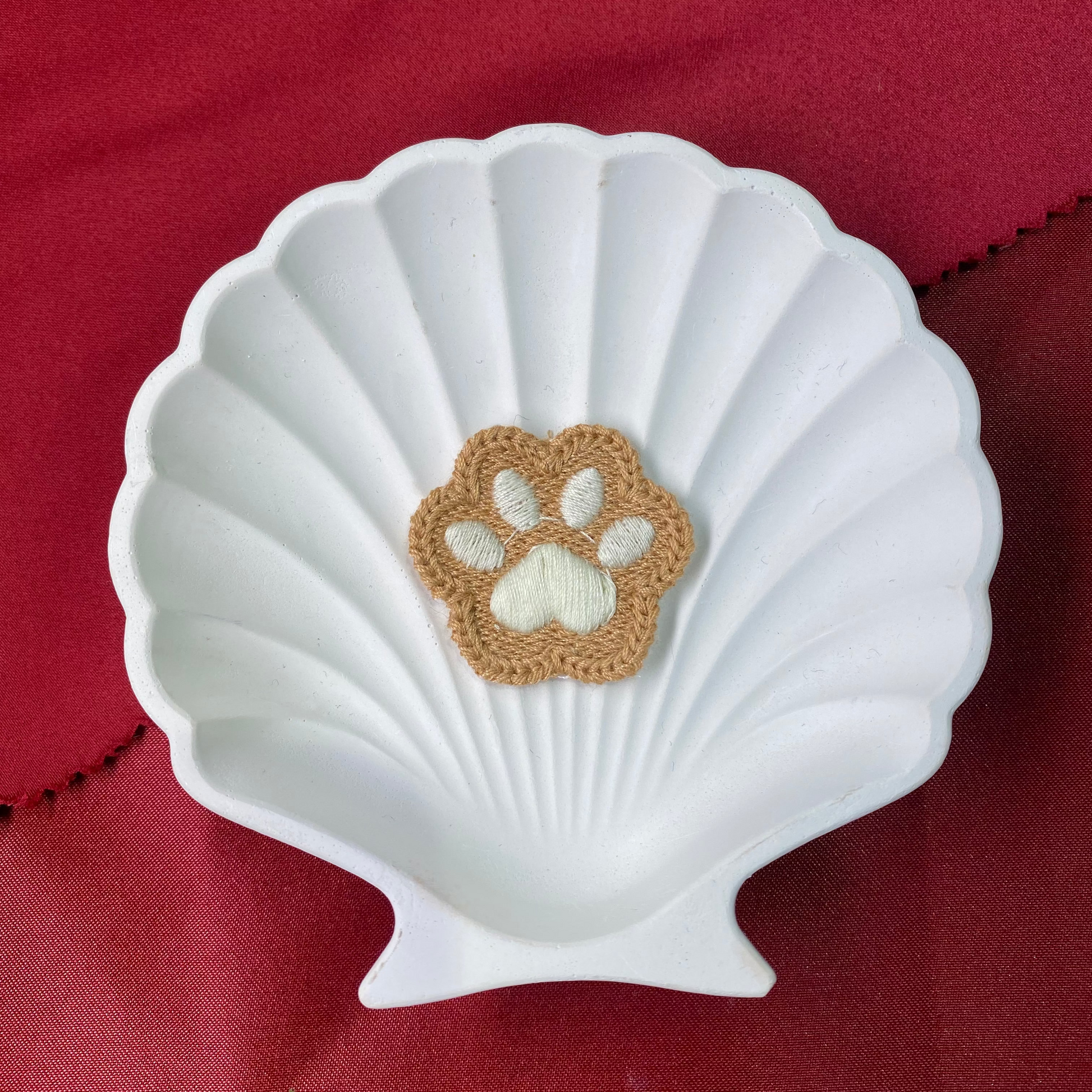 Paw patch | cute and aesthetic| brown and white | paw| cute crochet | patches| Non-Ironable | Glue/Sew On