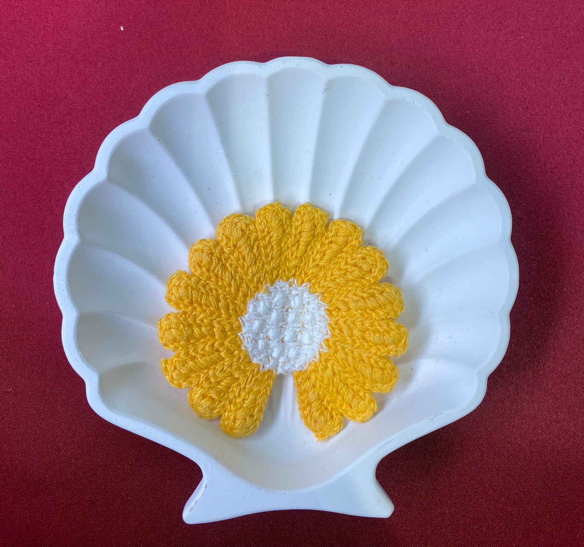 Sunflower patch|cute and aesthetic| yellow and white | yellow flower | crocheted design| patches| Non-Ironable | Glue/Sew On