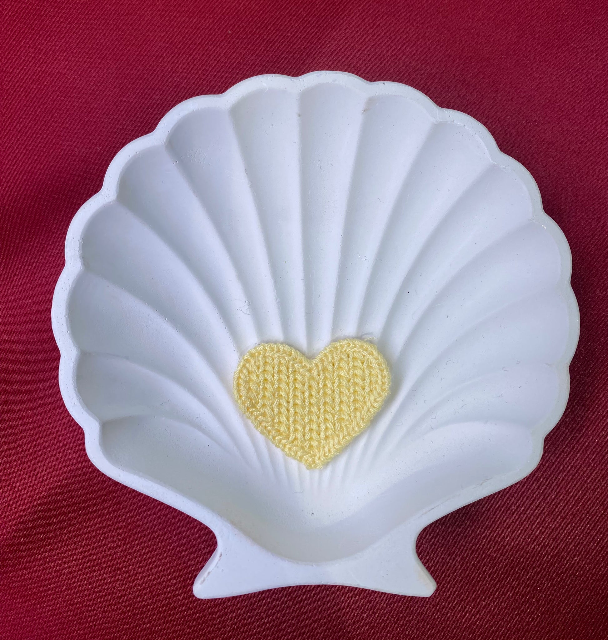 Crochet Heart| yellow heart | cute and aesthetic| heart| criss-cross pattern| patches| Non-Ironable | Glue/Sew On