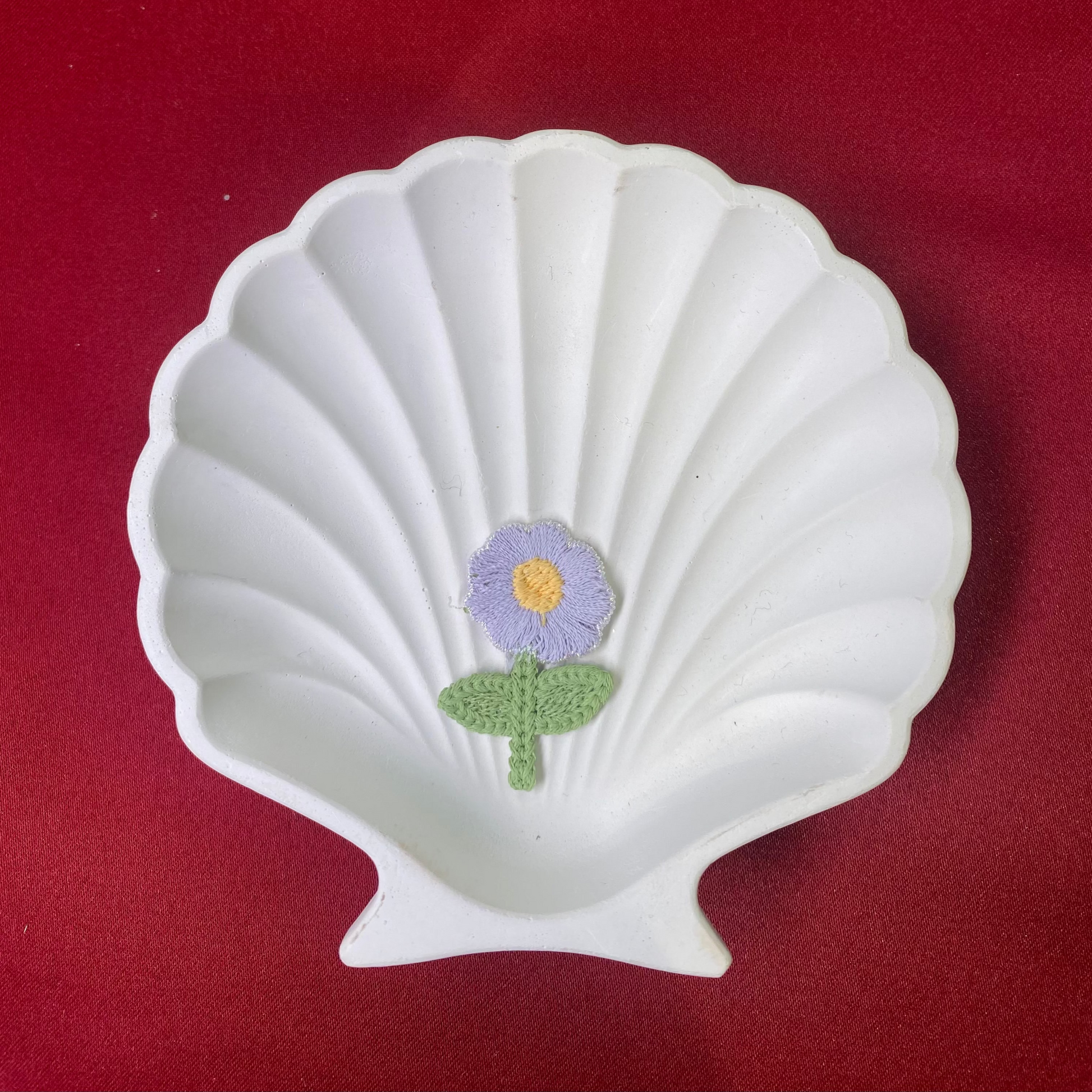 Lilac sunflower patch| cute | crocheted| aesthetic| flower| lilac| Non-Ironable | Glue/Sew On