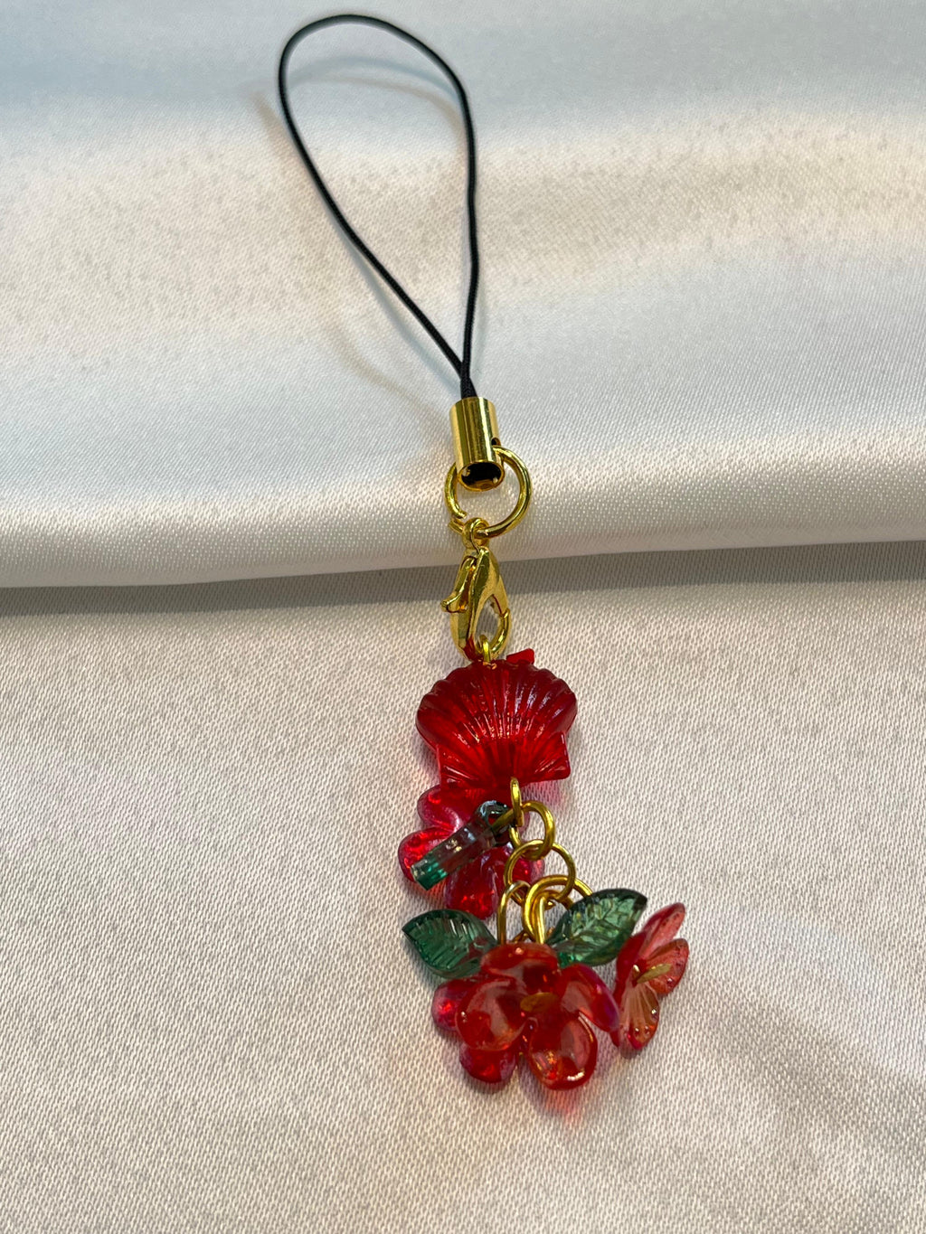 Blossom Bloom Charm| Red Floral Resin Keychain with Shell Accent | Cute Mini Accessory for Phones|Red shell|Red flowers
